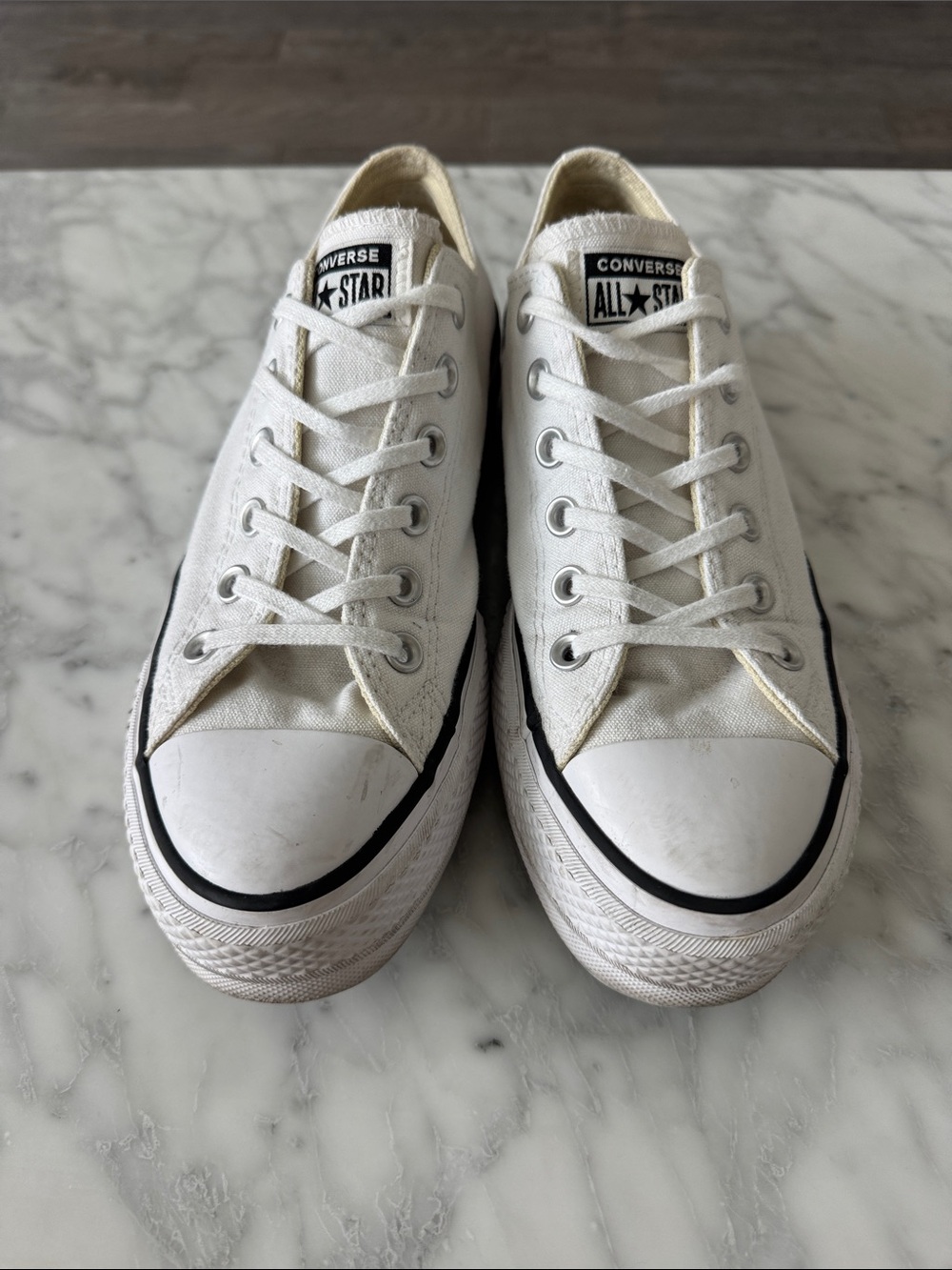 🌼Converse🌼 White Low Top Platform Chuck Taylor Sneakers, Size 9 - Picture 4 of 12